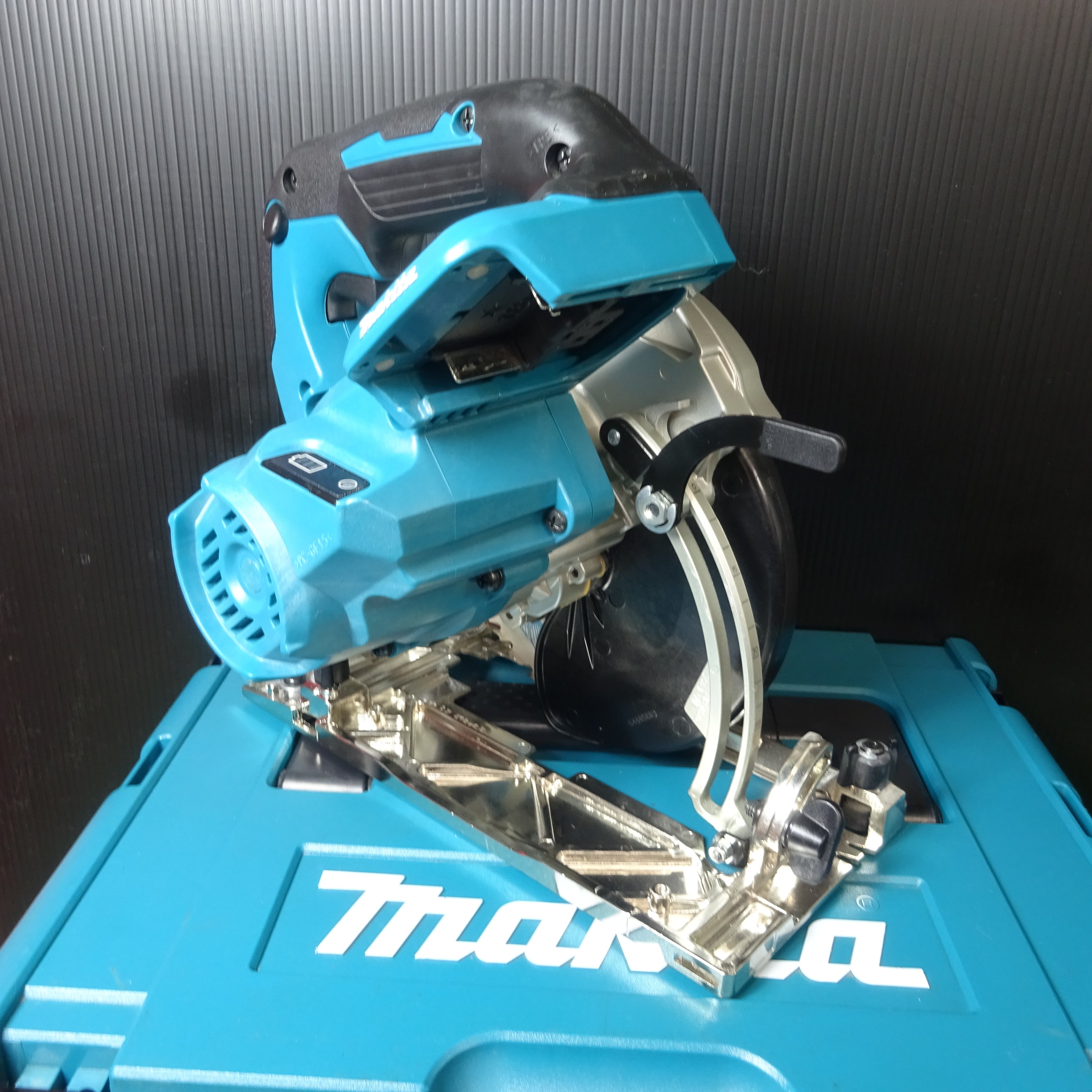 ☆マキタ(makita) コードレス丸のこ HS631DRGX ケース中敷きなし