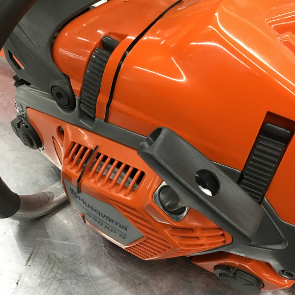 【店頭受取り限定】ハスクバーナ チェンソー エンジンチェンソー 550XP プロ向けチェンソー【所沢店】