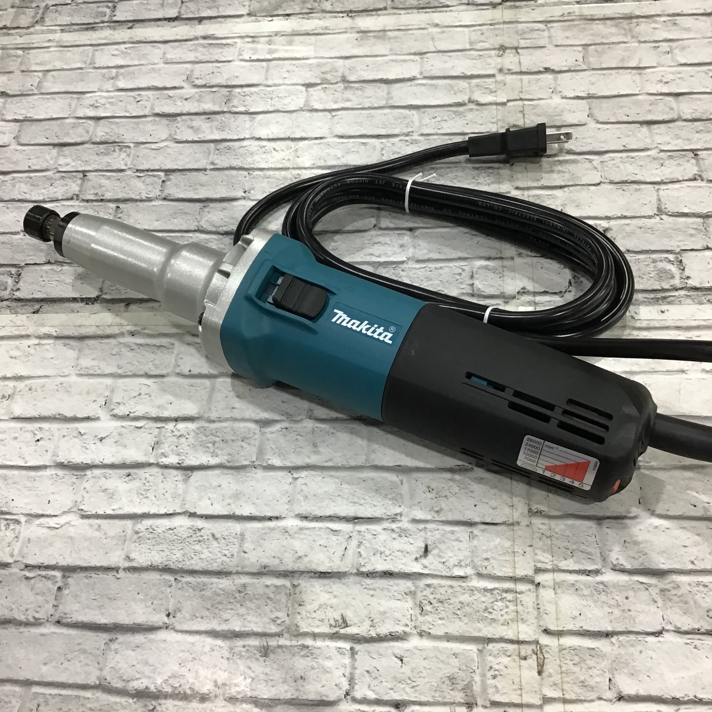 〇マキタ(Makita) 電子ハンドグラインダ 軸径6mm GD0800C【川口店