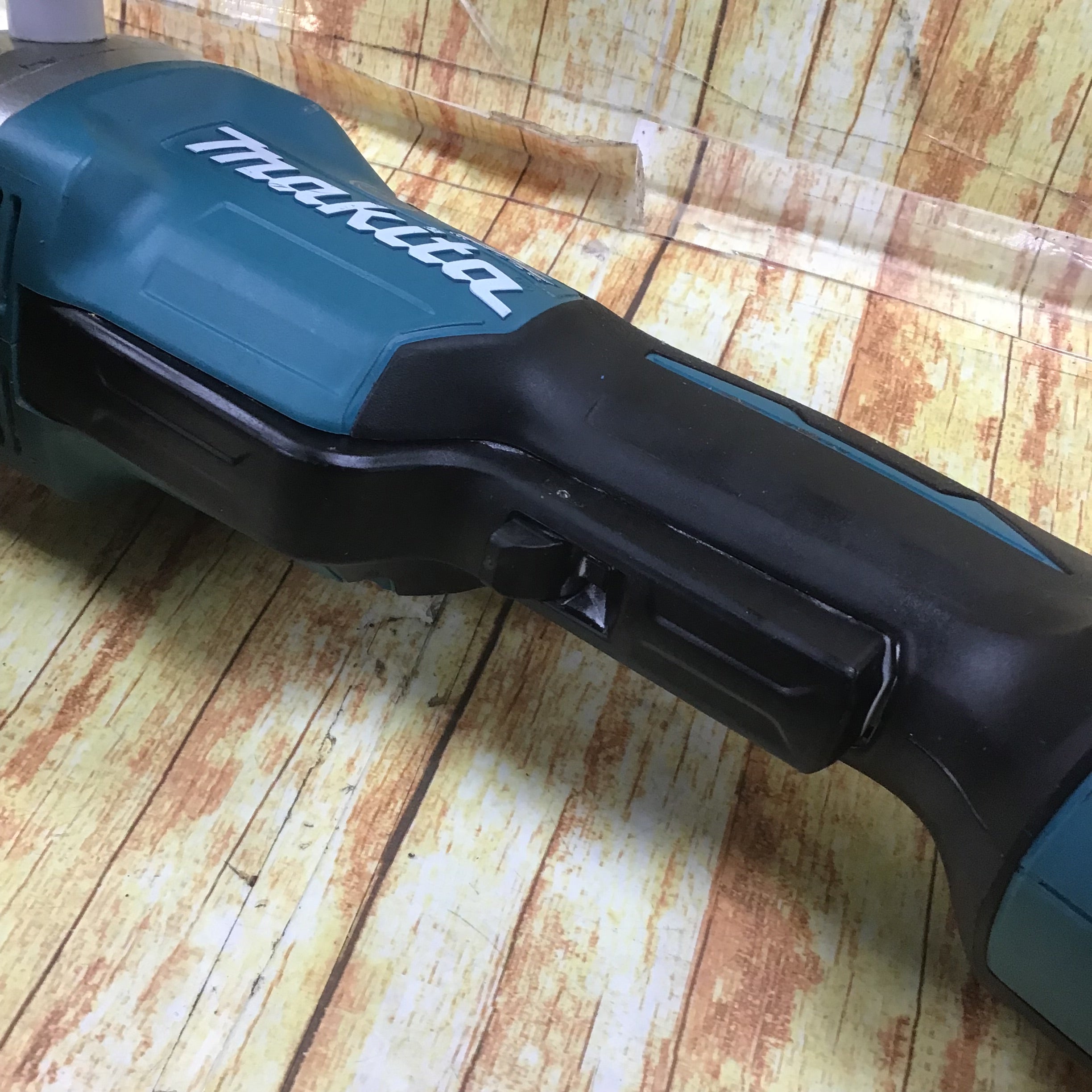 マキタ(makita) 100mmコードレスディスクグラインダ GA408DZ【川崎店