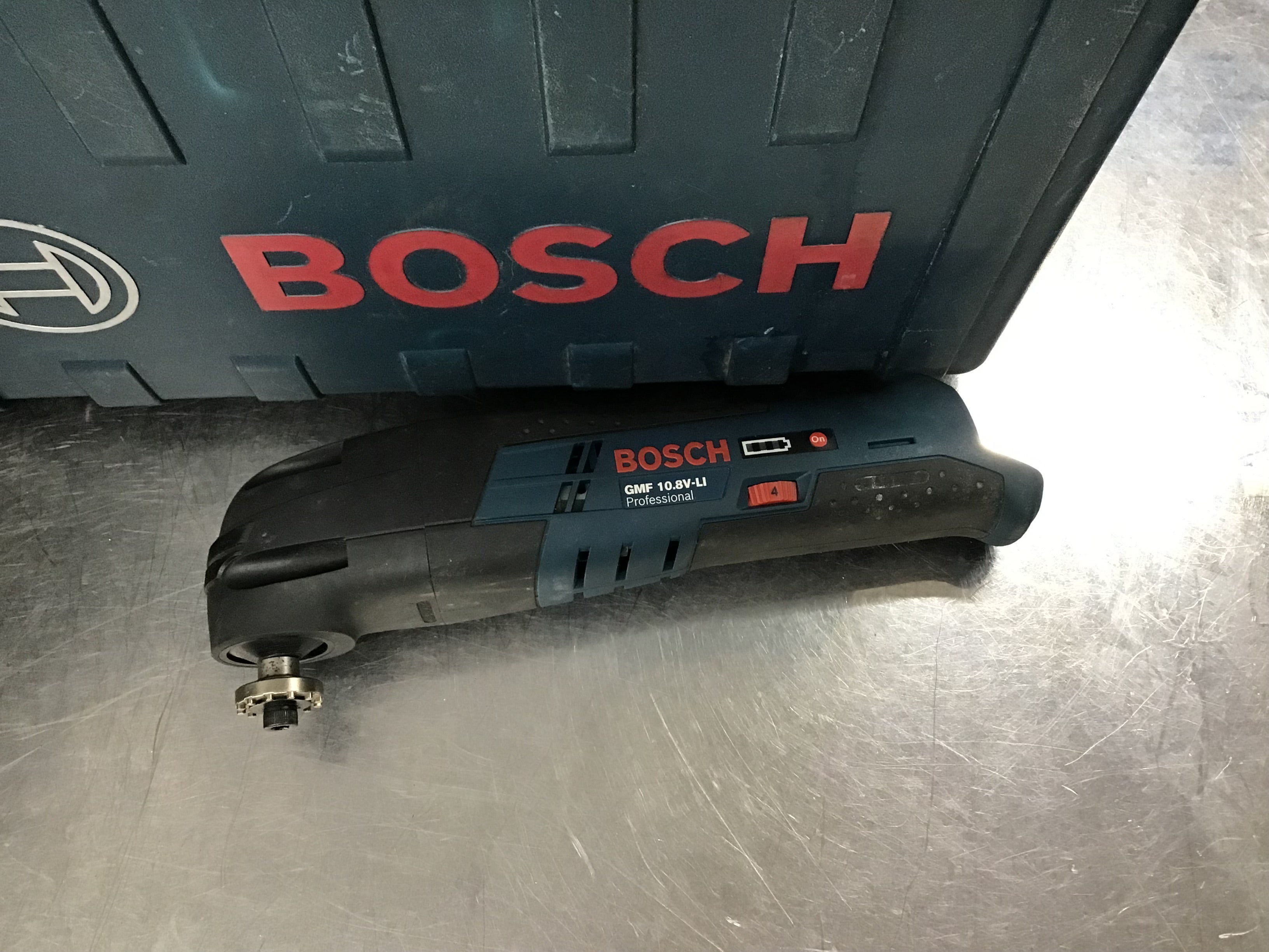 現品販売 ☆新品未使用☆ BOSCH ボッシュ 10.8V コードレスマルチ