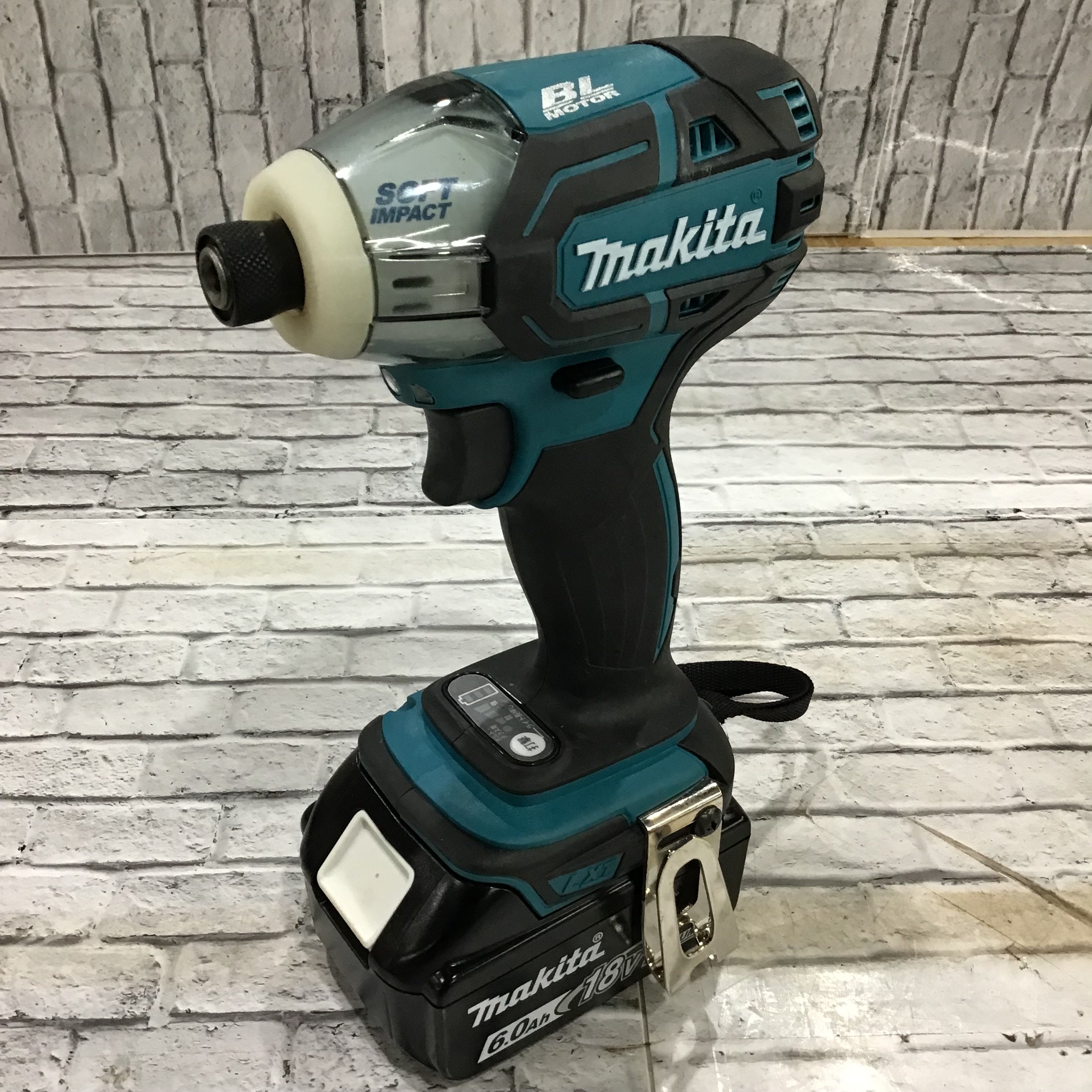 ☆マキタ(makita) コードレスソフトインパクトドライバー TS141DRGX