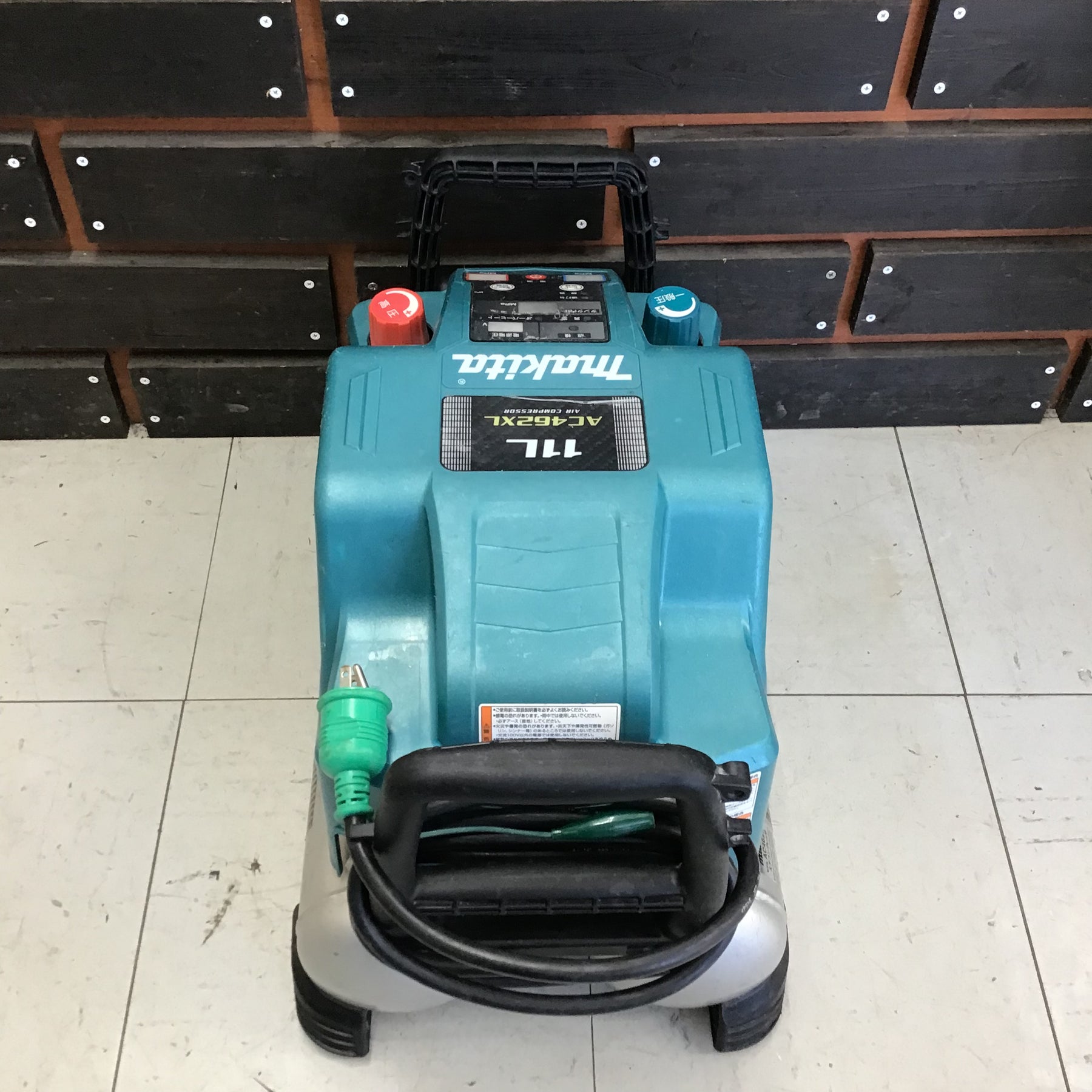 マキタ(makita) 常圧高圧エアコンプレッサー AC462XL【鴻巣店 