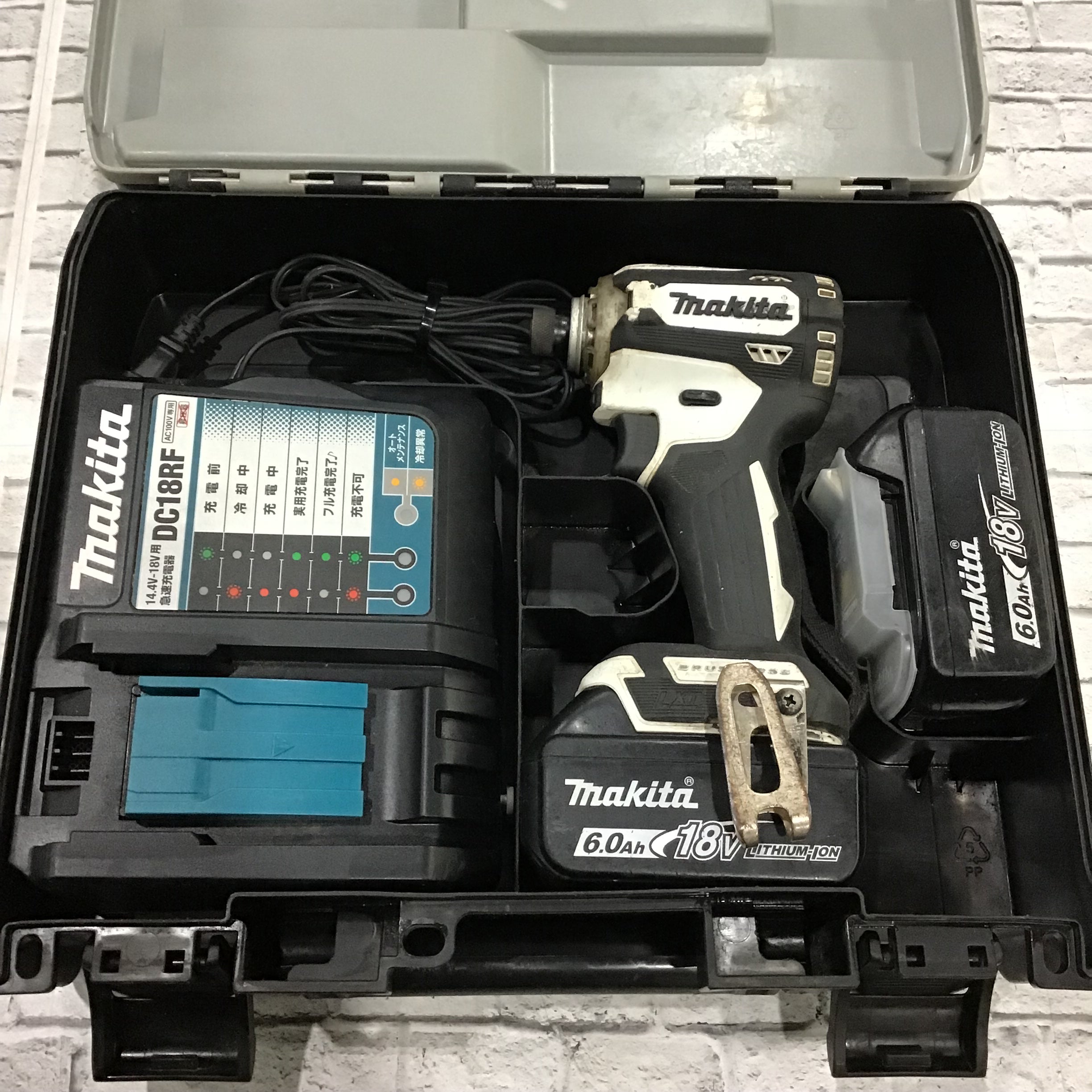 Makita マキタ TD171DRGXW インパクトドライバー18v新品未使用0〜3800