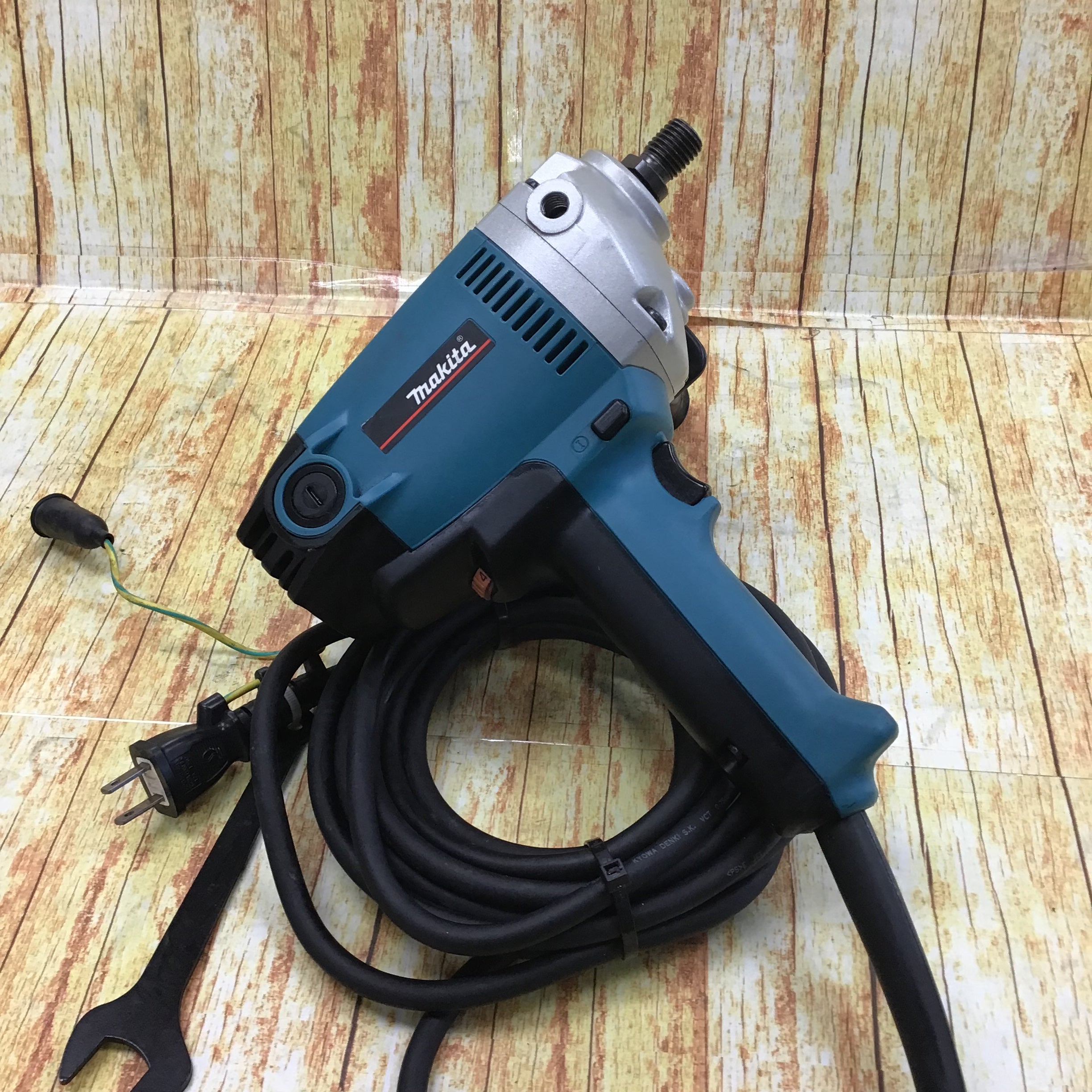 マキタ(Makita) 180mm電子ポリッシャ PV7001CSP - www.bigbangmexico.com