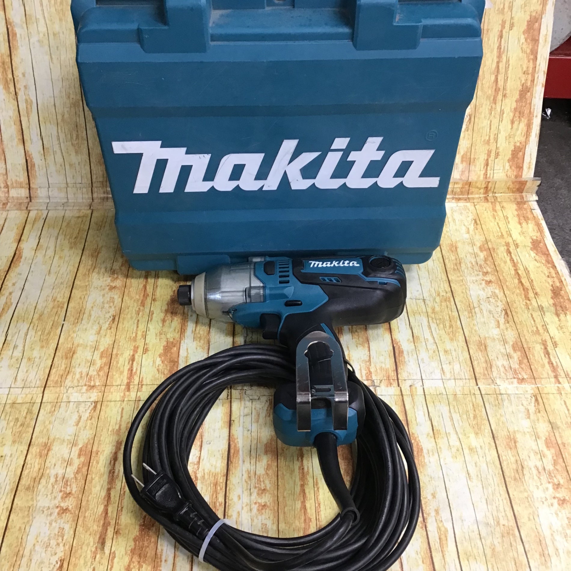 ☆マキタ(makita) インパクトドライバ TD0220【川崎店】 – アクト