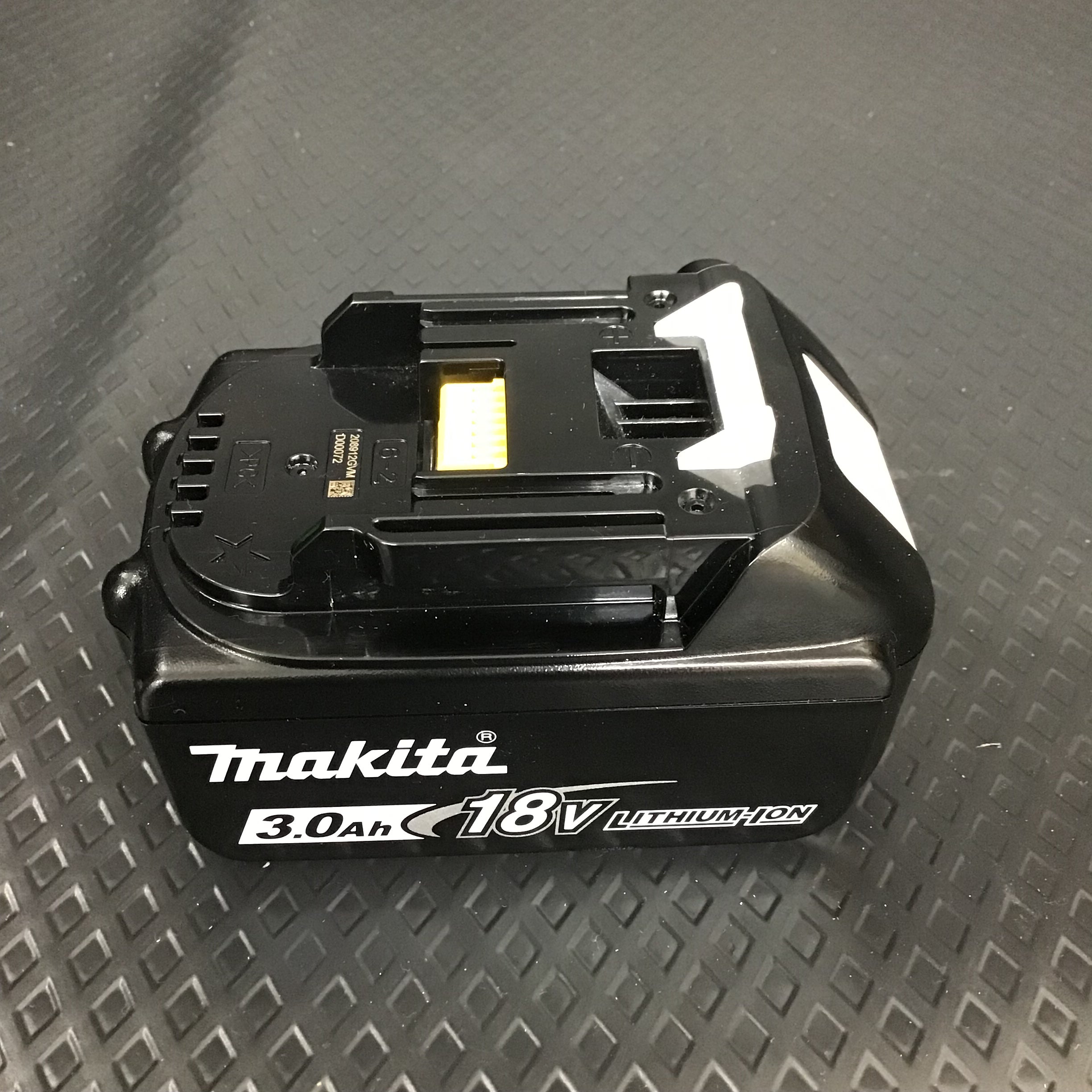マキタ(makita) リチウムイオンバッテリー 18V/3.0Ah BL1830B【鴻巣店