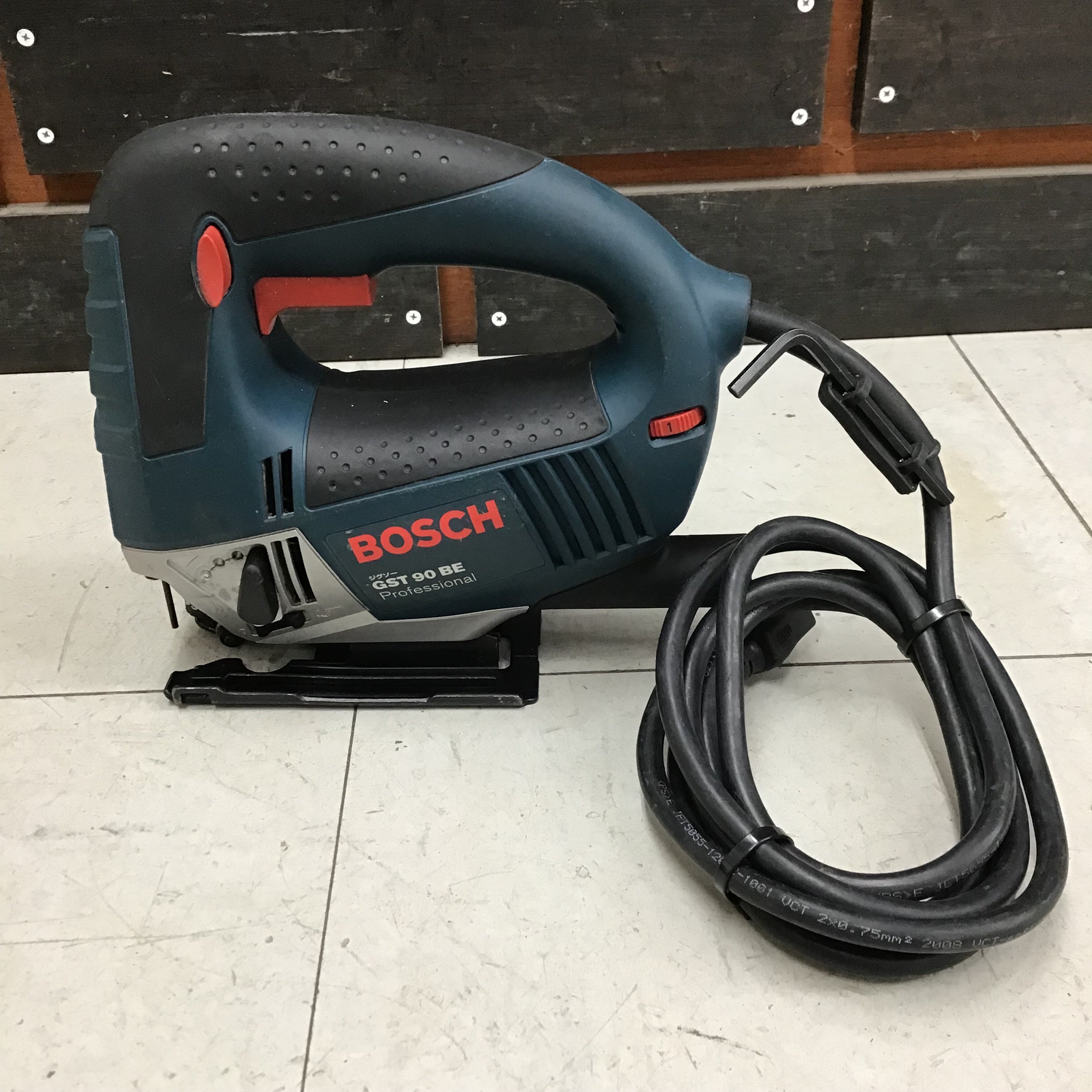 Bosch (ボッシュ) ジグソー GST90BE/N 円曲平行ガイド - 工具/メンテナンス