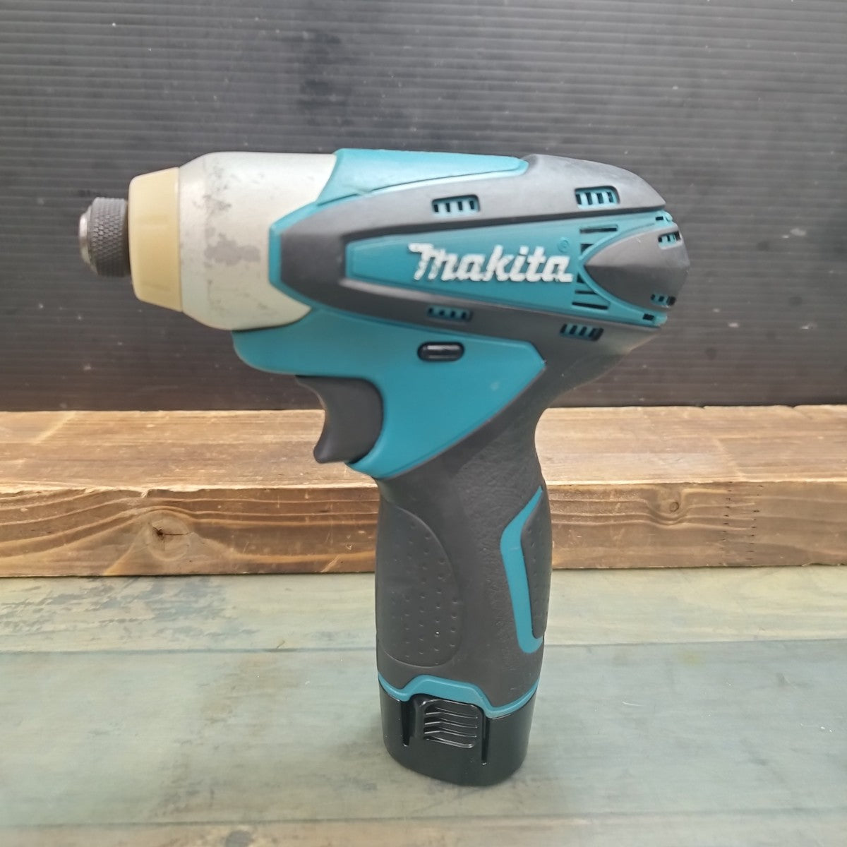 マキタ makita 10.8V コードレス インパクトドライバー TD090DWX