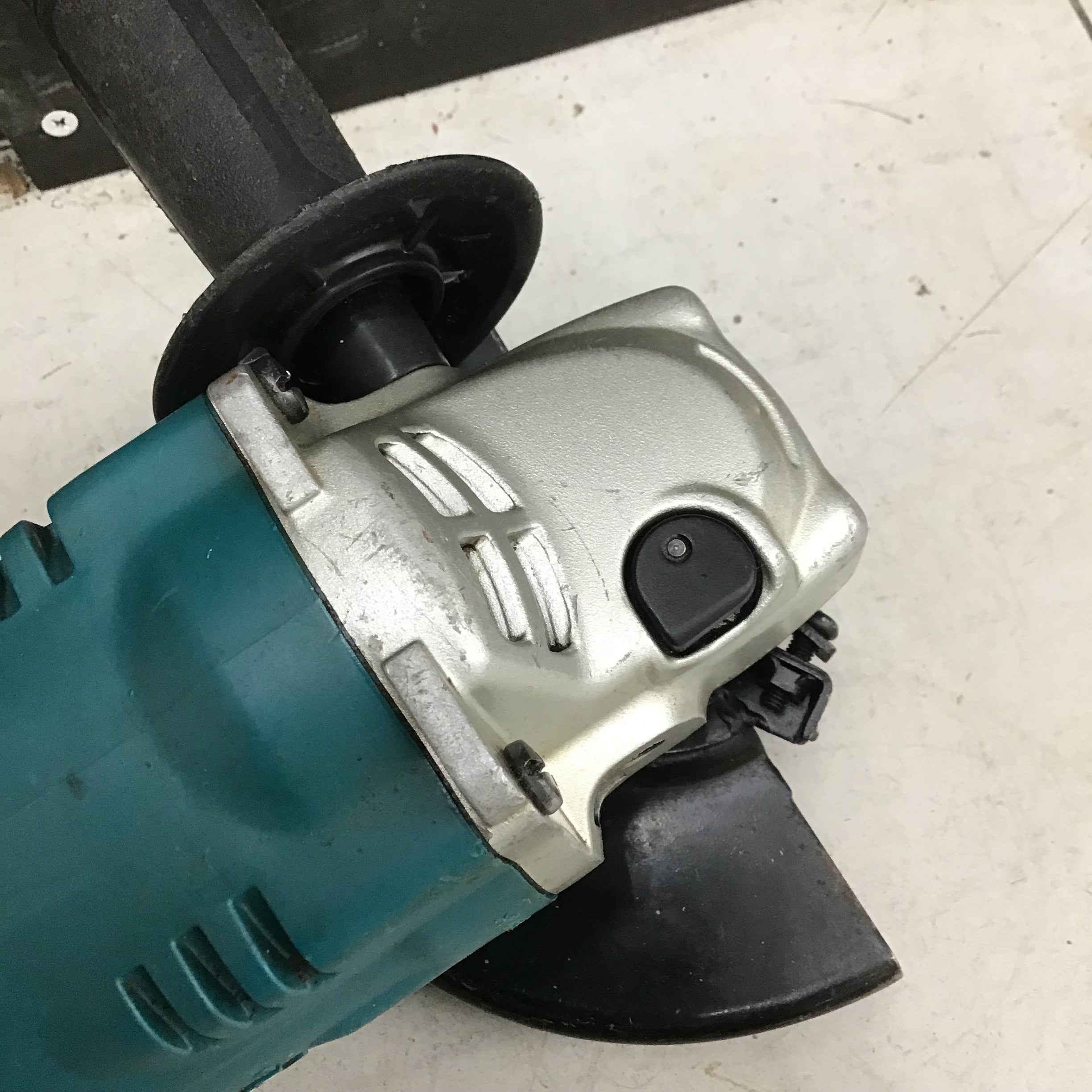 ☆マキタ(makita) 150mm電子ディスクグラインダ GA6021C【鴻巣店