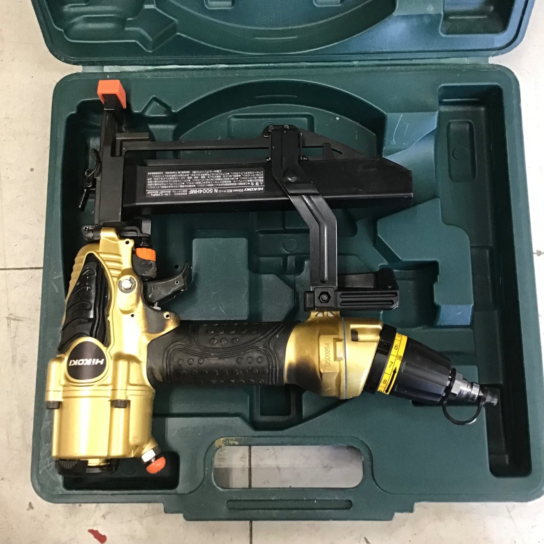 【中古品】 ハイコーキ/HIKOKI 高圧フロアタッカ N5004HMF 【鴻巣店】 中古品】 ハイコーキ/HIKOKI 高圧フロアタッカ・N5004HMF 【鴻巣店