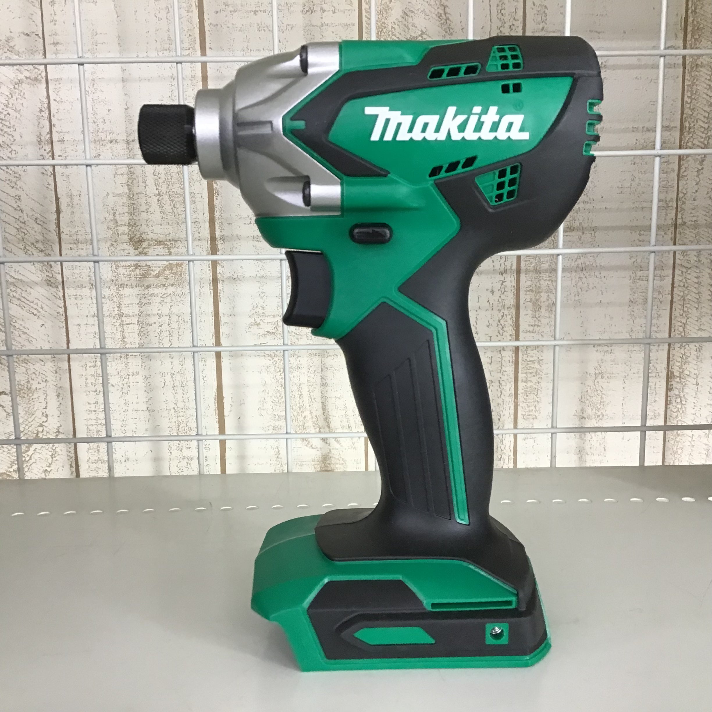 ▽マキタ(makita)14.4V充電式インパクトドライバー MTD001DWA【柏店 