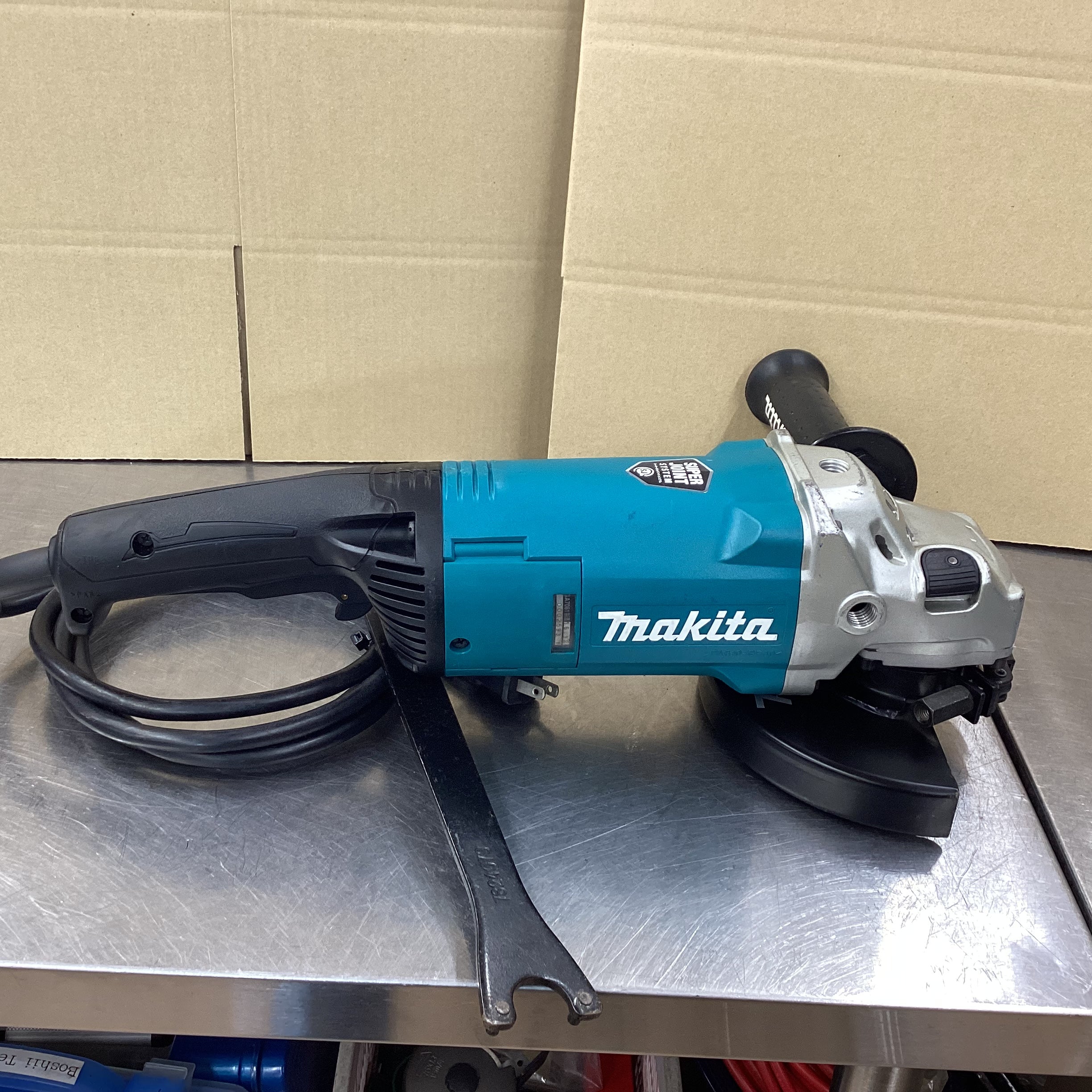 マキタ(makita) 180mmディスクグラインダー GA7061 【東大和店