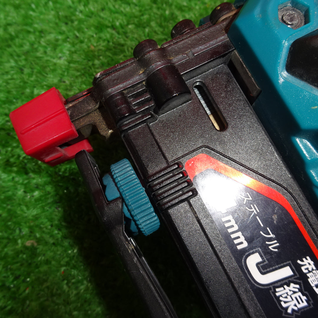 ★マキタ(makita) コードレスタッカ ST421DRG【岩槻店】