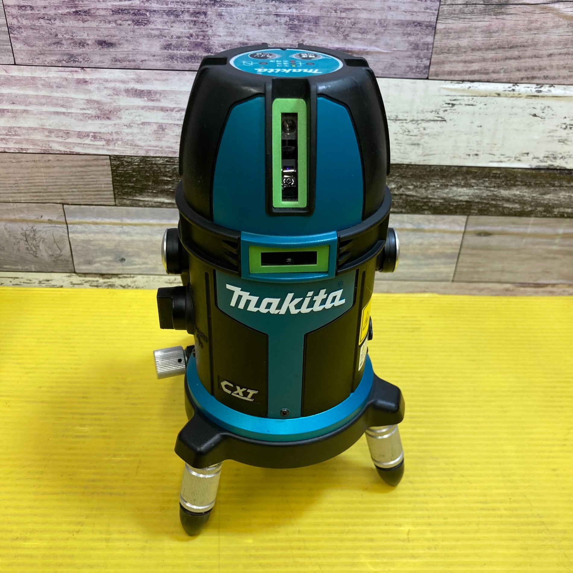 ☆マキタ(makita) レーザー墨出し器 SK505GDZN【八潮店】 – アクト 