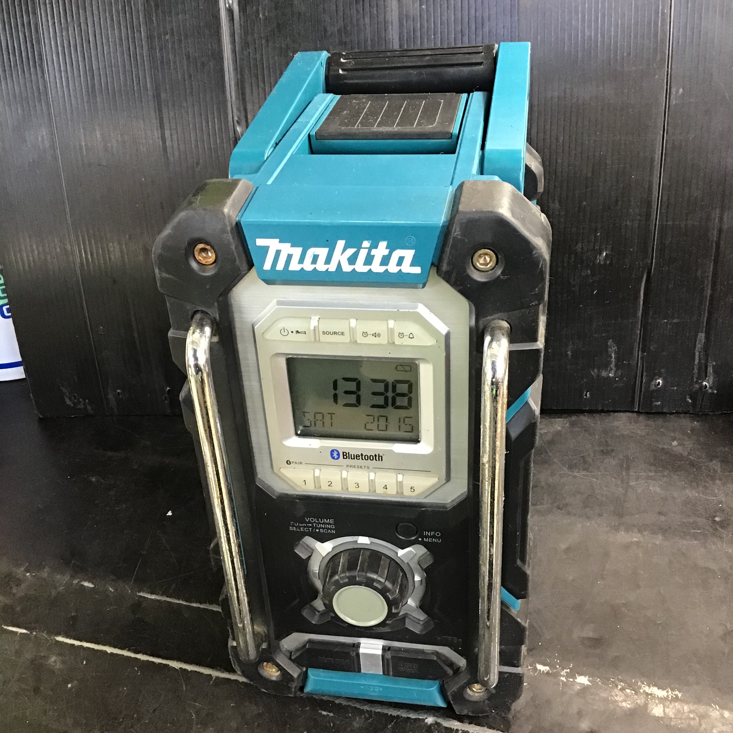 makita MR106 - ラジオ