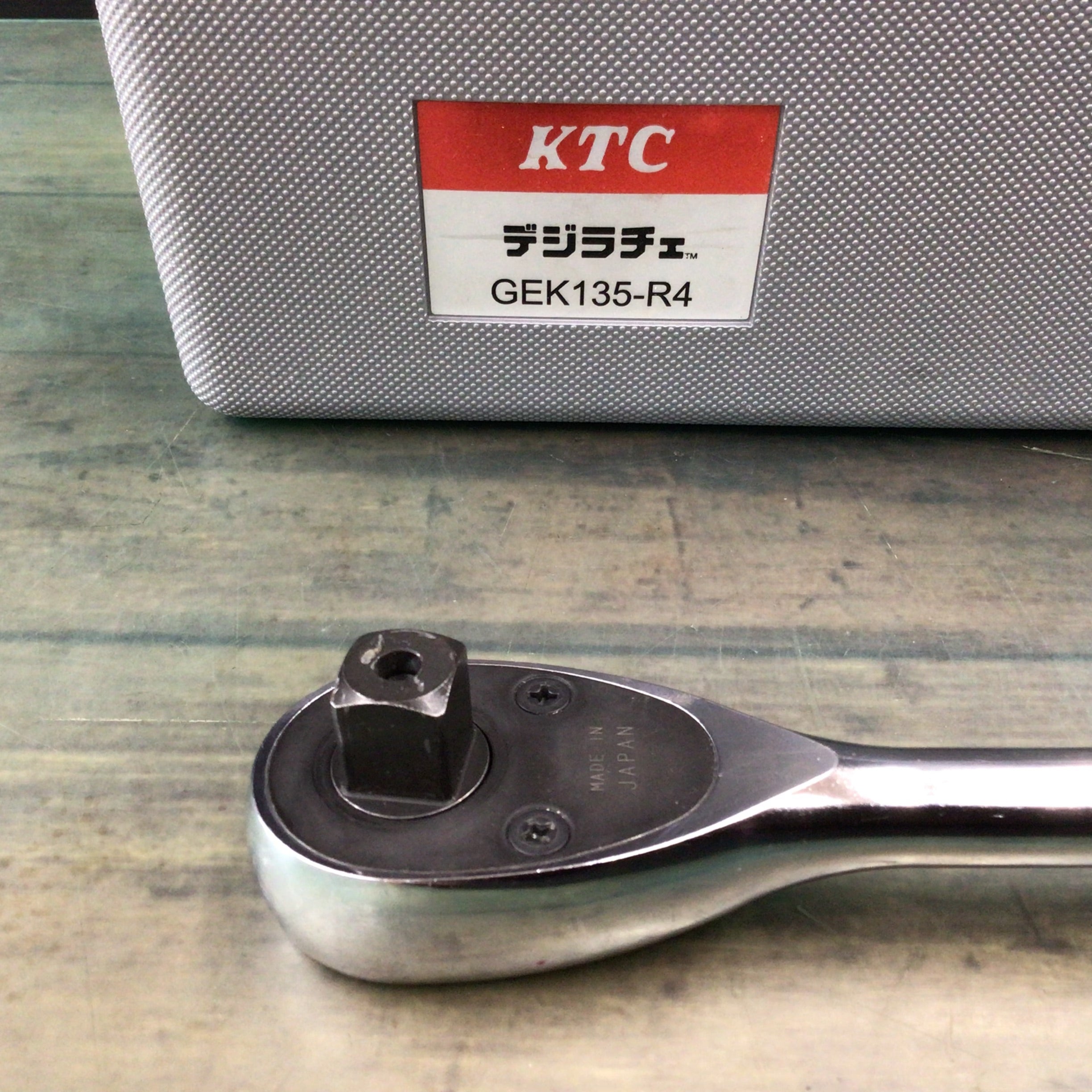 KTC 12.7mm 1/2インチ デジタルラチェット GEK135-R4 トルク範囲 27~135N・m 【東大和店】  アクトツールオンラインショップ