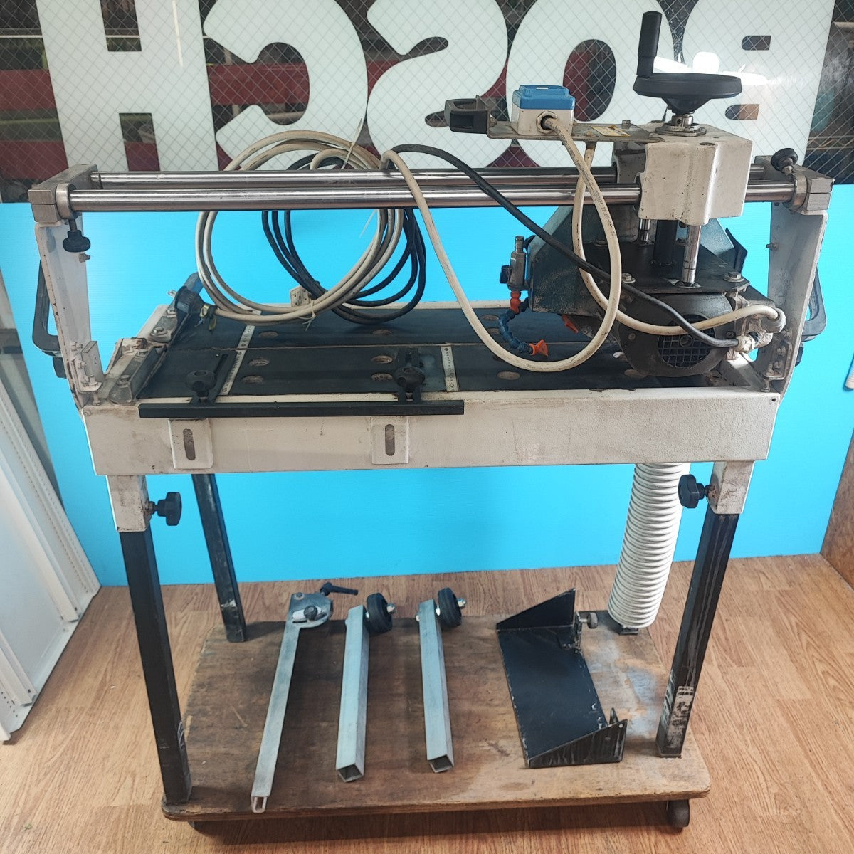 ☆ 中古品 メイハン MEIHAN スライドコンクリートカッター MANTA60 イタリア製 動作問題なし☆ 店頭受取り限定】メイハン タイルカッター MANTA60【岩槻店】 – アクト
