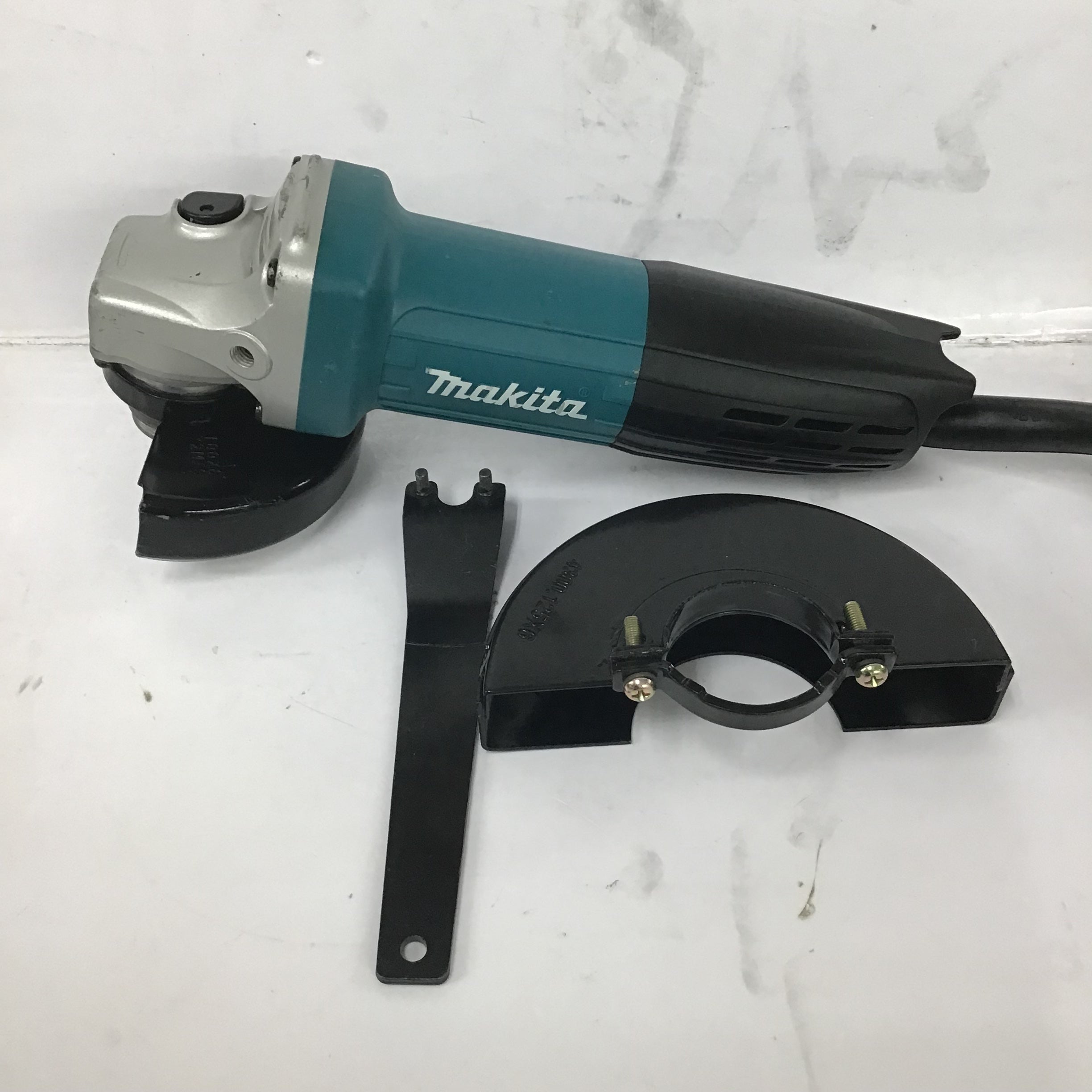 ☆マキタ(makita) 100mmディスクグラインダ GA4033【町田店】 | アクト