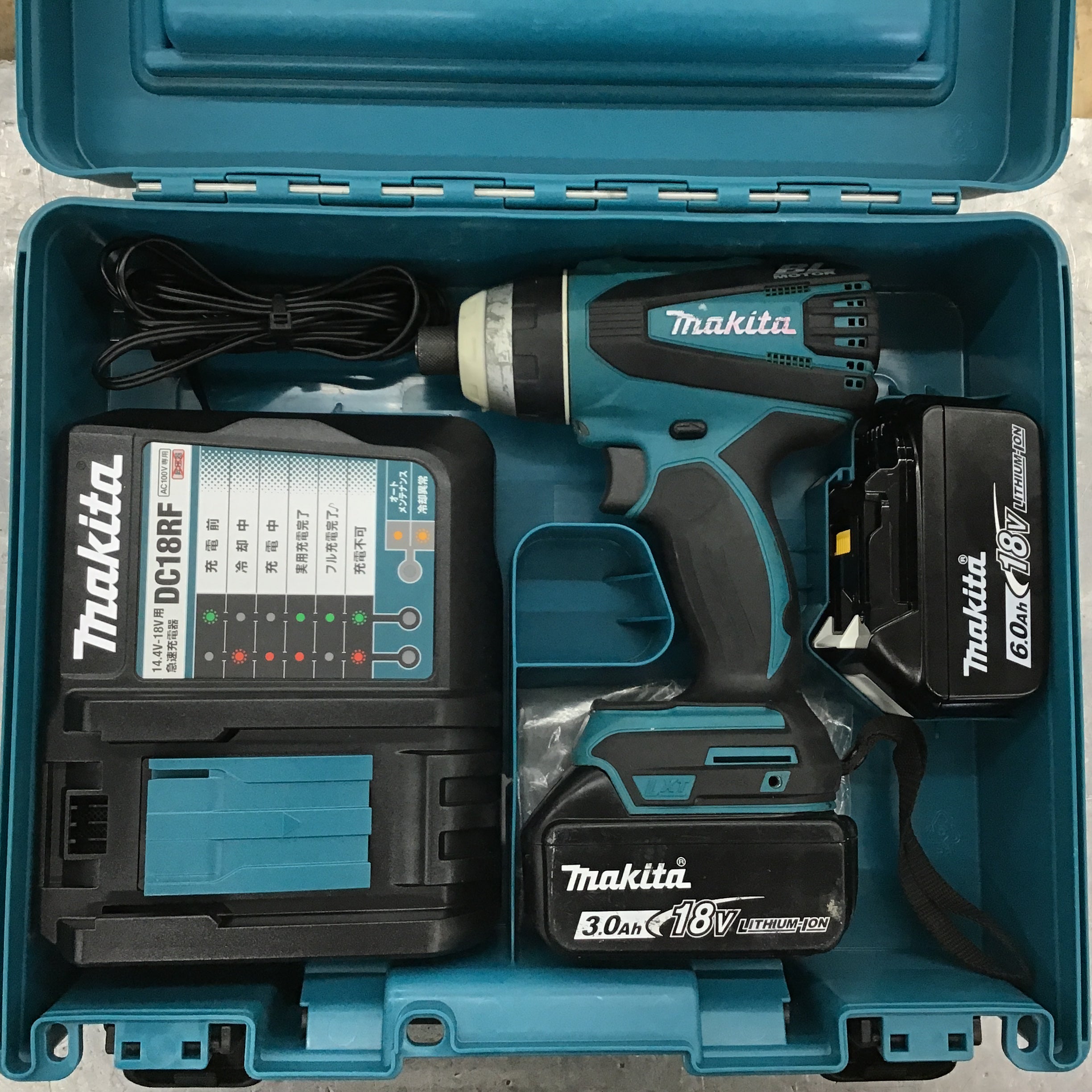 makita インパクトドライバー　14.4v 6ah